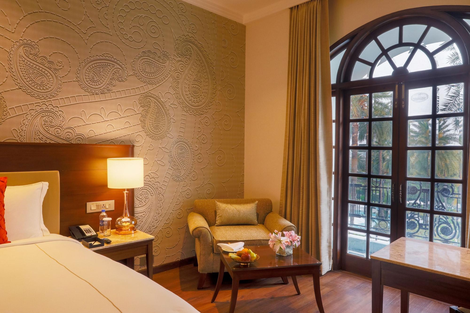 Taj Mahal Lucknow Hotel Екстериор снимка