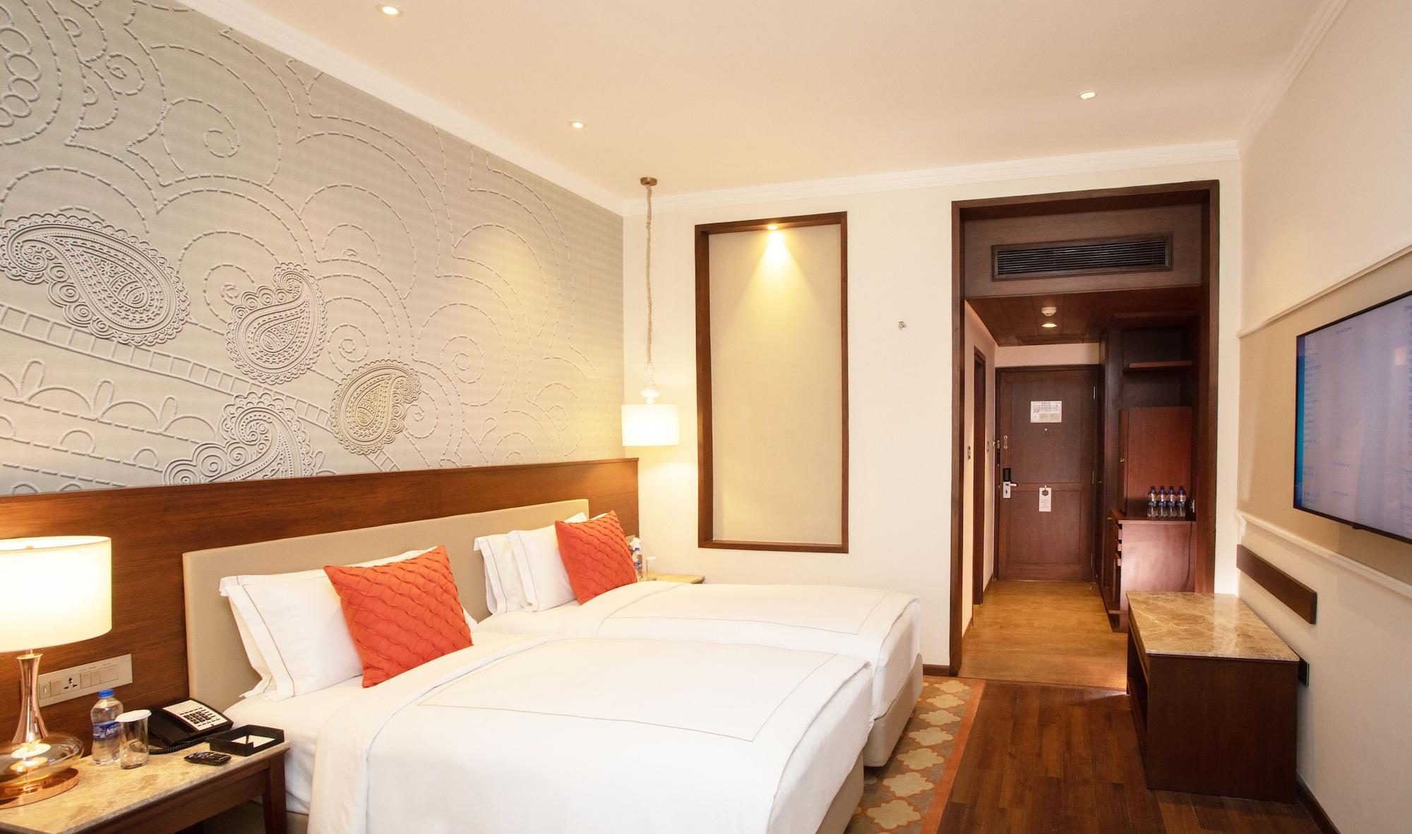 Taj Mahal Lucknow Hotel Екстериор снимка