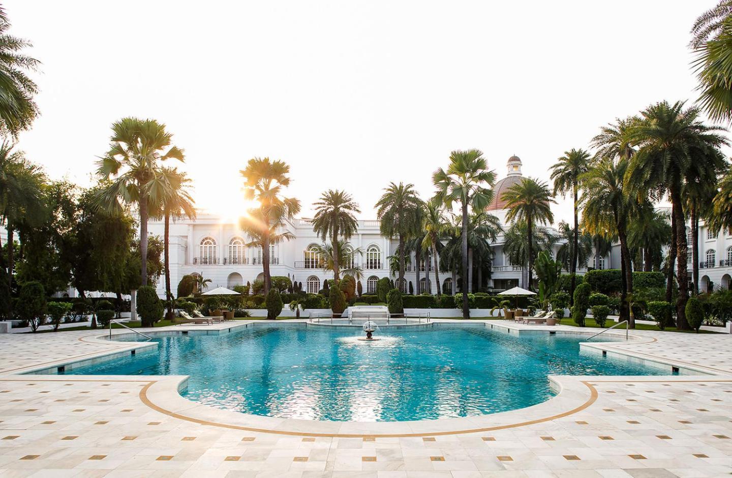 Taj Mahal Lucknow Hotel Екстериор снимка