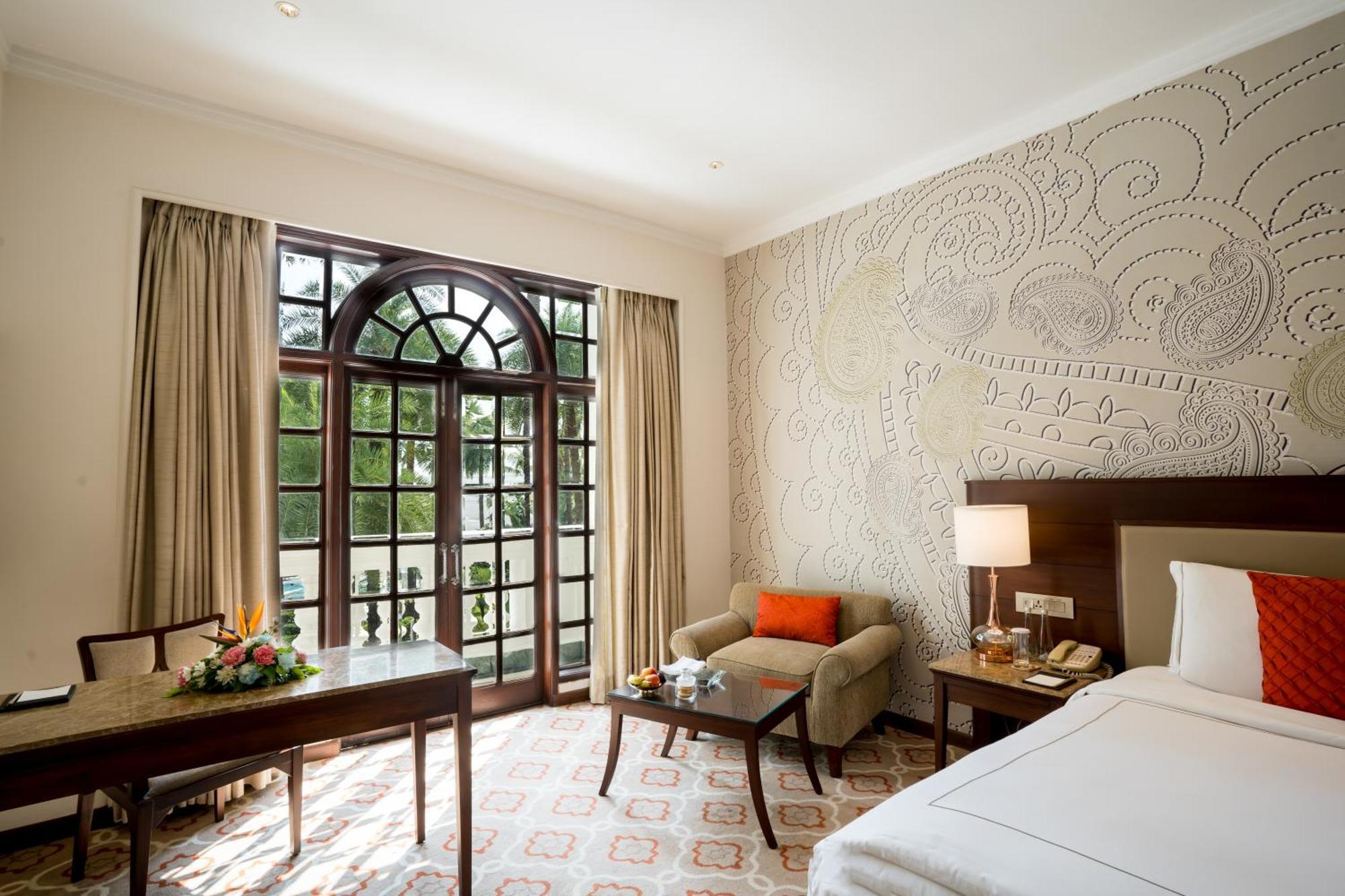 Taj Mahal Lucknow Hotel Екстериор снимка