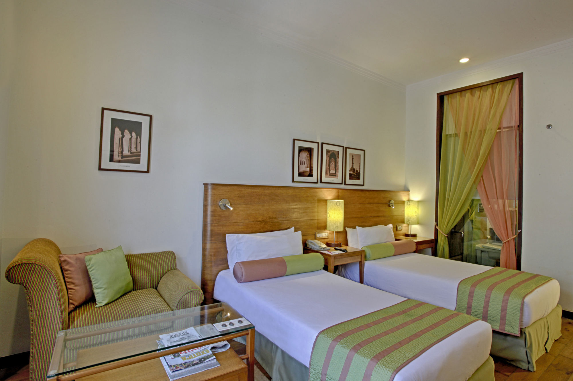Taj Mahal Lucknow Hotel Екстериор снимка