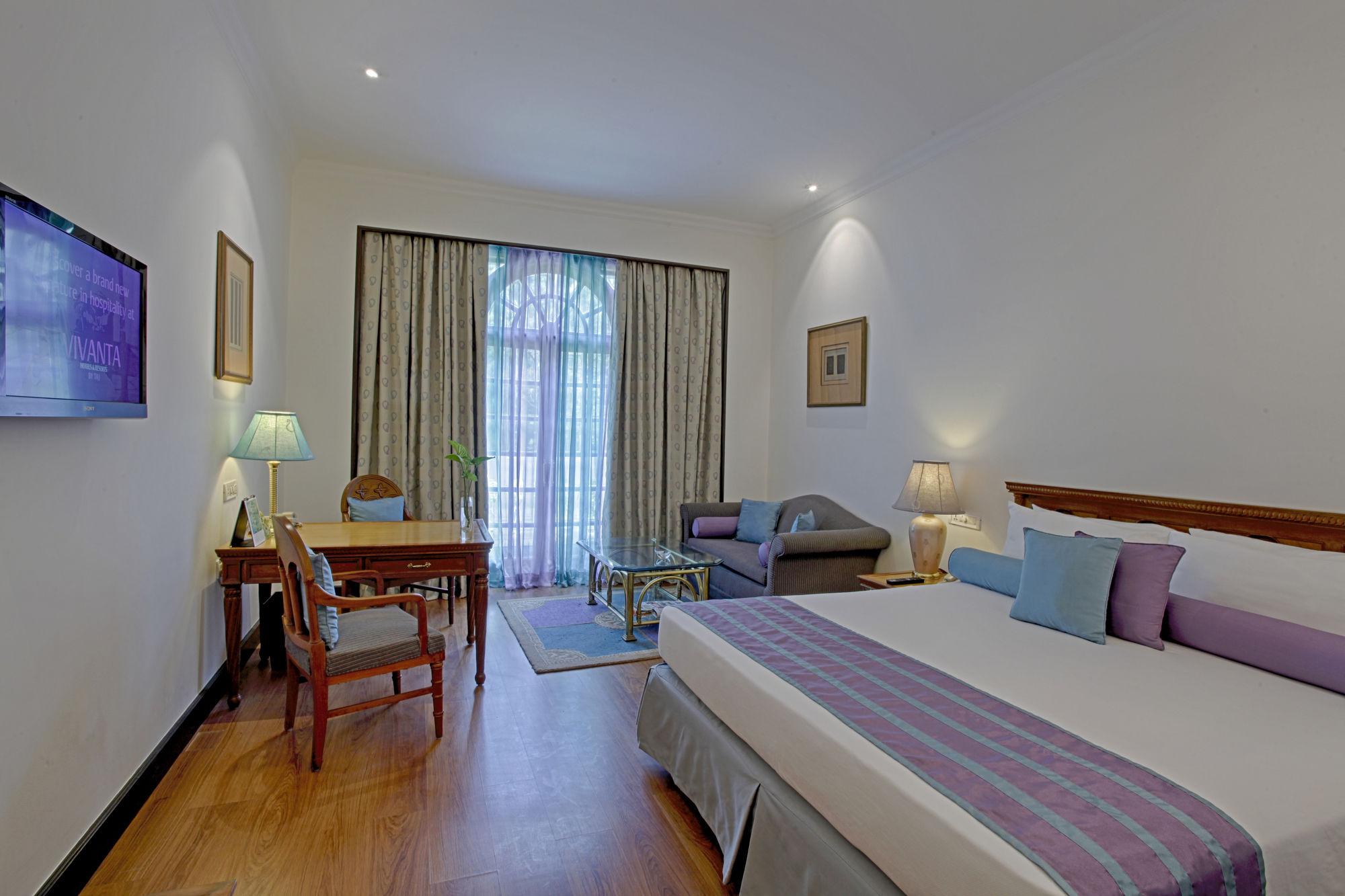 Taj Mahal Lucknow Hotel Екстериор снимка