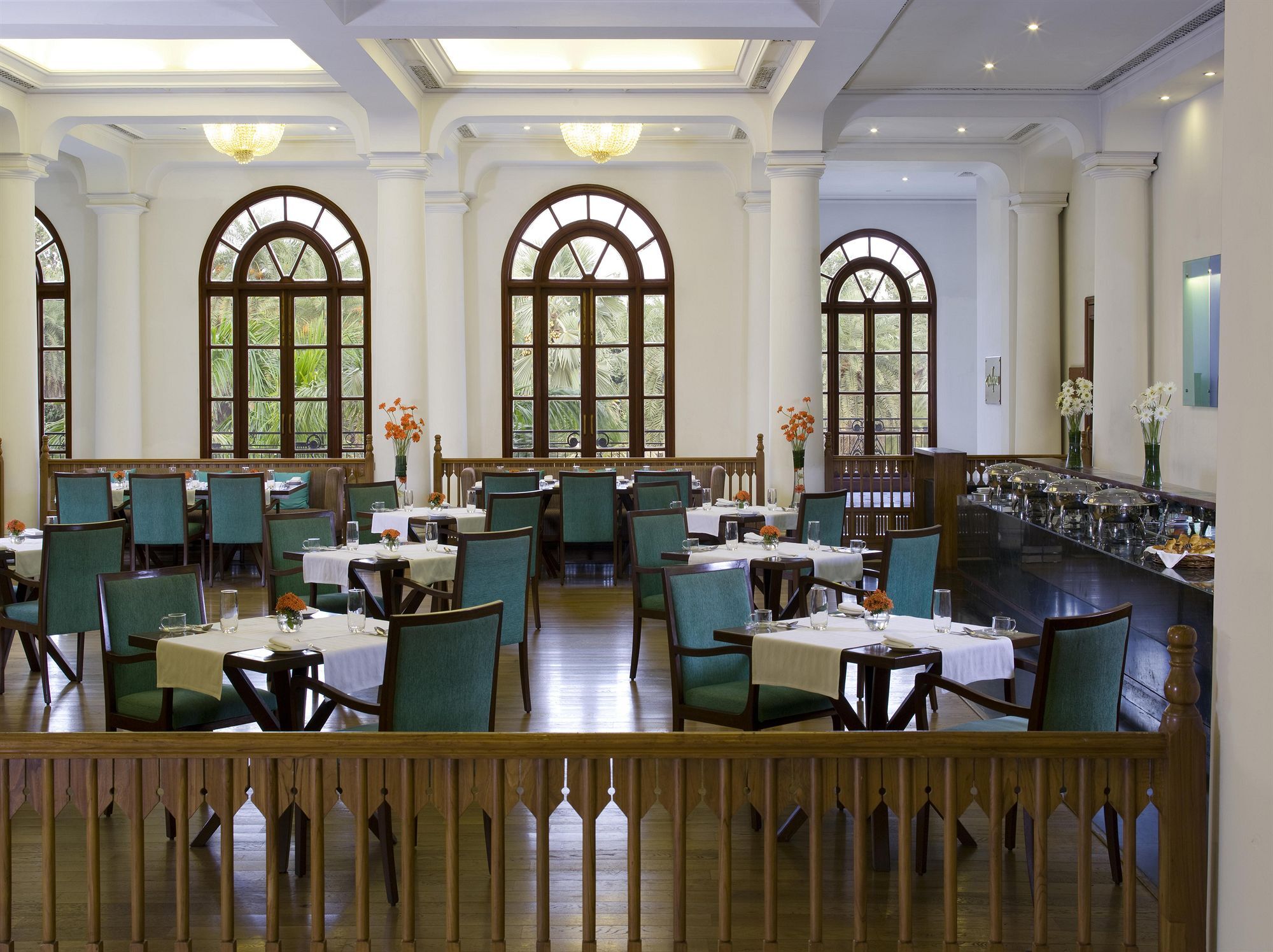 Taj Mahal Lucknow Hotel Екстериор снимка