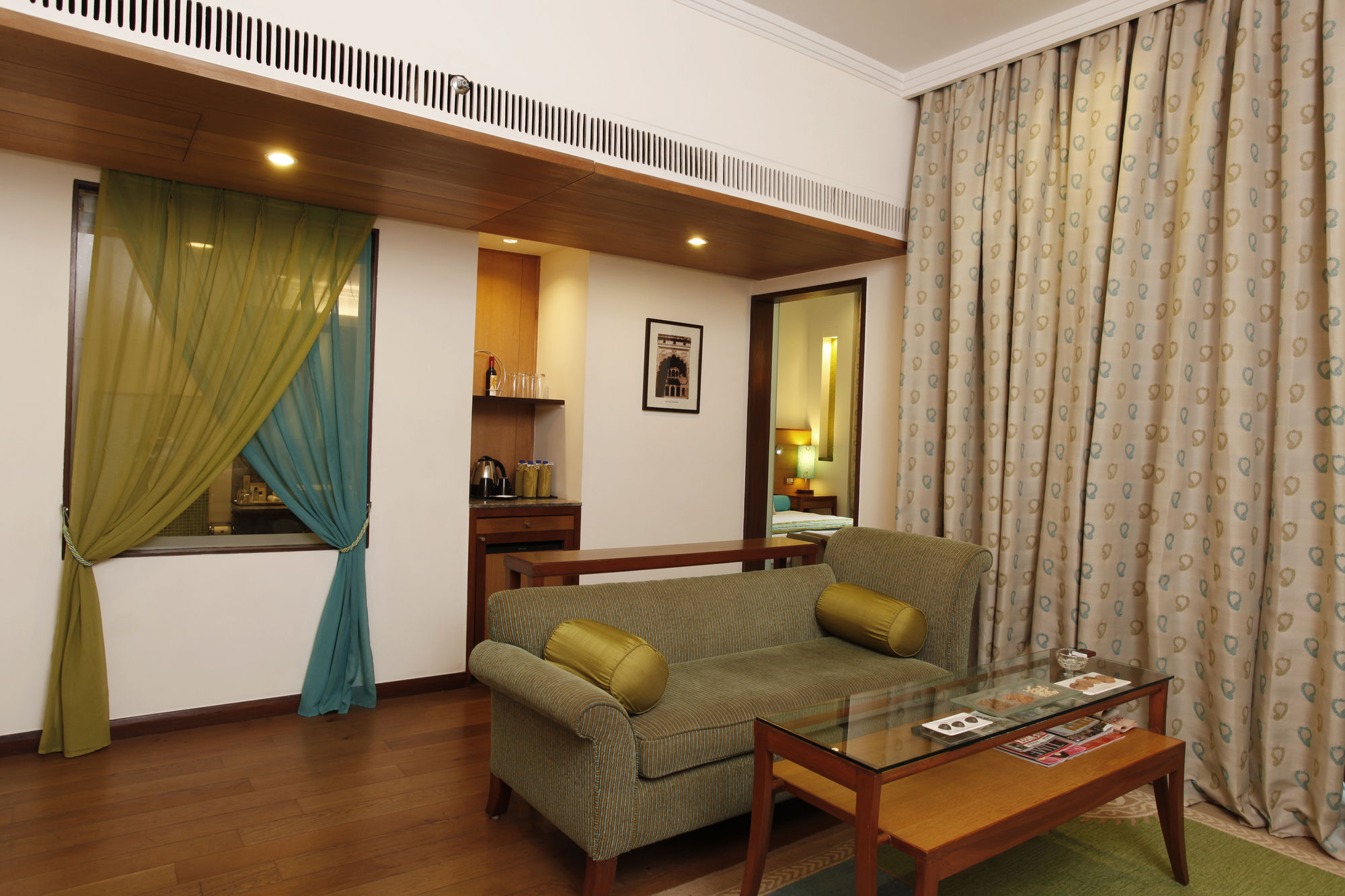 Taj Mahal Lucknow Hotel Екстериор снимка