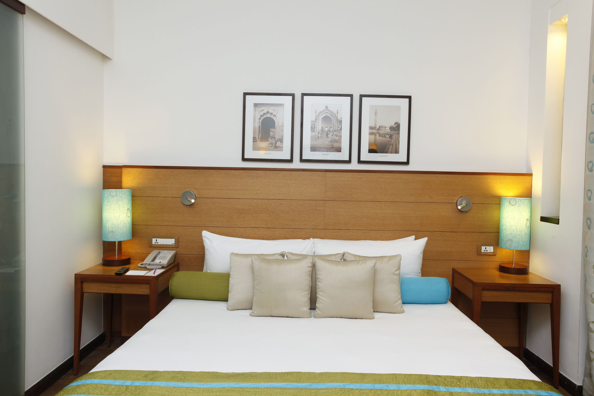 Taj Mahal Lucknow Hotel Екстериор снимка