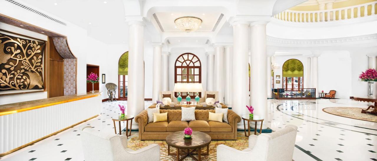 Taj Mahal Lucknow Hotel Екстериор снимка