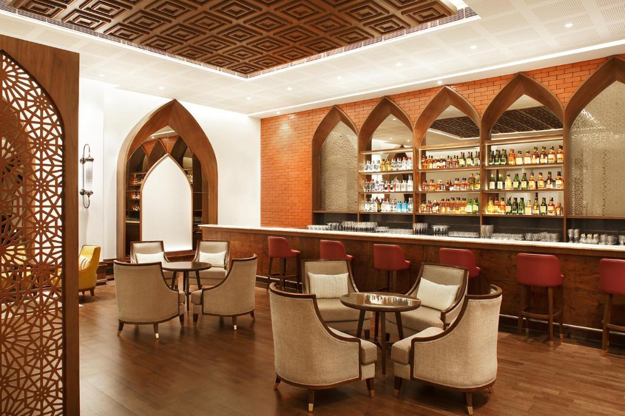 Taj Mahal Lucknow Hotel Екстериор снимка